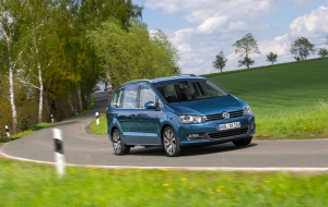 Volkswagen Touran 2016 Images