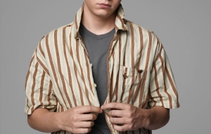 Evan Peters HD Background