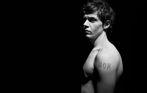 Evan Peters Photos