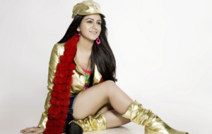 Aksha Pardasany Photos